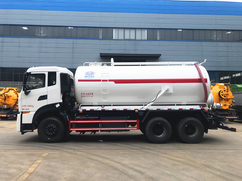 东风天龙后双桥吸污车